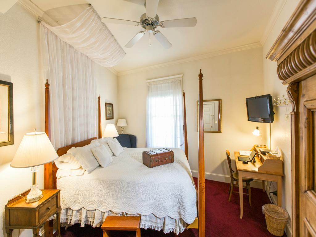 The Currier Inn Greeley Exteriér fotografie